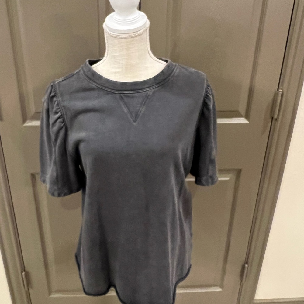 Black short sleeve sweatshirt